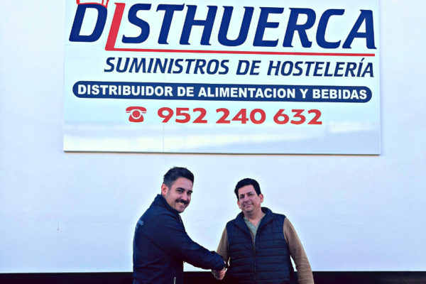 Técnico de frío de J Garrido y Alejandro de Disthuerca